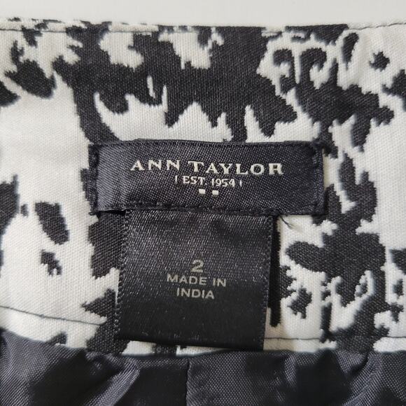 Ann Taylor Outlet Black and White Check Plaid Mini Skirt Size 2 - Picture 6 of 6